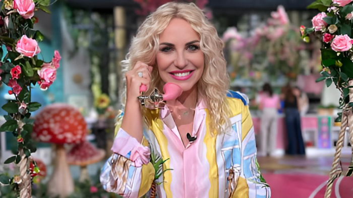 E' sempre Mezzogiorno torna oggi in tv su Rai 1 con Antonella Clerici: ecco la guida per partecipare ai giochi telefonici e vincere dei buoni spesa