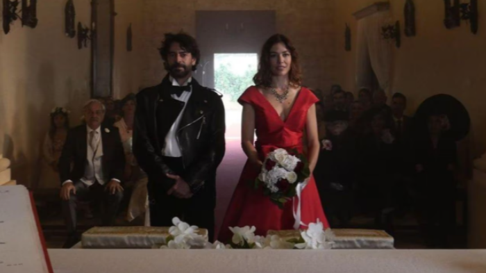 Sposa in rosso stasera in tv mercoled&igrave; 5 febbraio su Rai 1: trama e cast della commedia romantica all&rsquo;italiana con Sarah Felberbaum