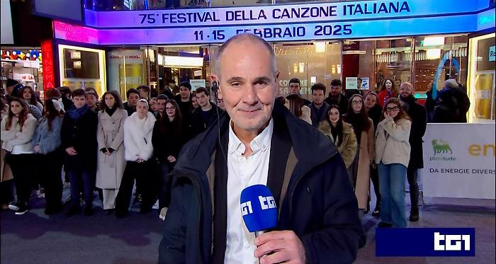Paolo Sommaruga, chi &egrave; il volto del Tg1 a Sanremo: da allievo di Vincenzo Mollica a inviato speciale al Teatro Ariston