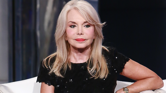 Maria Giovanna Elmi ospite di  Andrea Delogu a La porta magica: i due matrimoni, la causa contro la Rai e l'operazione da giovanissima 