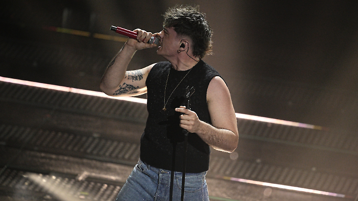 Olly arriva sul palco di Sanremo con Balorda Nostalgia: il cantante &egrave; in cima alle preferenze dei bookmaker con Giorgia