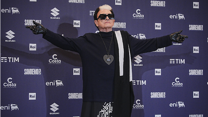 Cristiano Malgioglio al Festival di Sanremo stasera in tv su Rai 1, mercoledì 12 febbraio: ecco tutte le canzoni che ha scritto da Mina a Raffaella Carrà