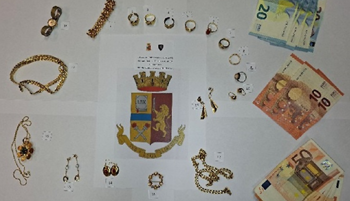soldi gioielli truffa anziana