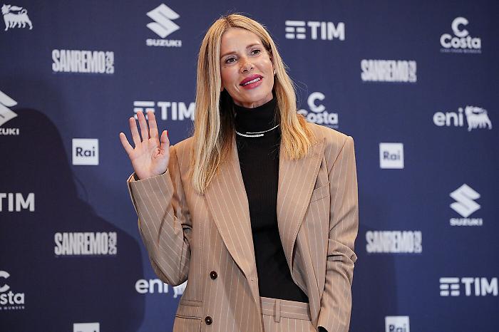 Alessia Marcuzzi a Sanremo, tutti gli amori della conduttrice: dai figli con Simone Inzaghi e Francesco Facchinetti alla rottura col marito