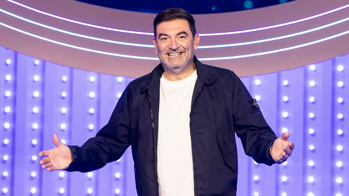 Max Giusti ospite a Tv talk sabato 22 febbraio su Rai 3 per presentare il suo nuovo programma 99 da Battere. Sui social: "Sei unico!"