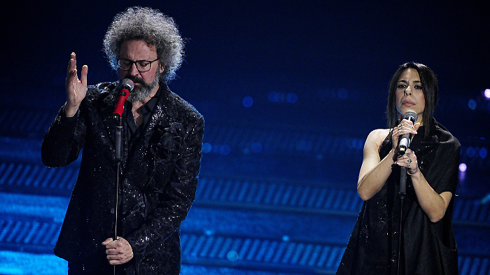 Simone Cristicchi, chi &egrave; la compagna Amara: dal primo incontro al brano Quando sarai piccola, fino all'esibizione a Sanremo