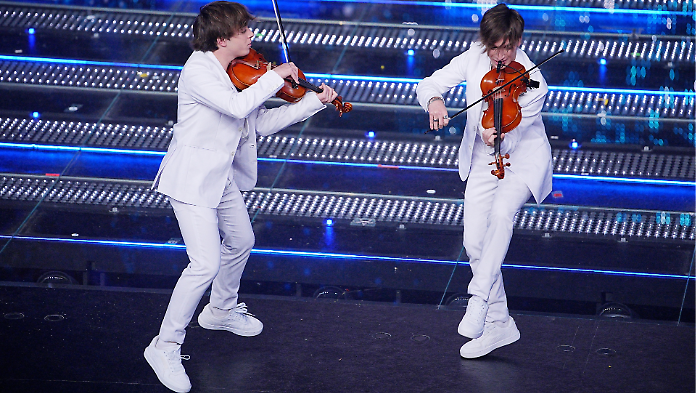 Twins Violins ospiti da Caterina Balivo su Rai 1 venerd&igrave; 28 febbraio: dall'incontro con Chris Martin dei Coldplay al successo con Sanremo