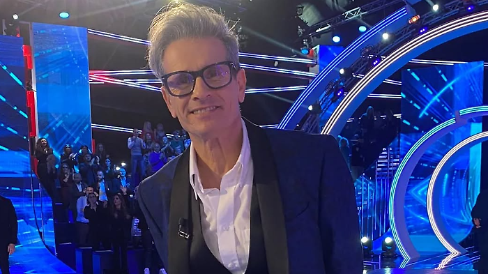 Marco Bellavia ospite di Caterina Balivo a La volta buona: il successo con bim bum bam, la storia con Paola Barale e la battaglia contro la depressione