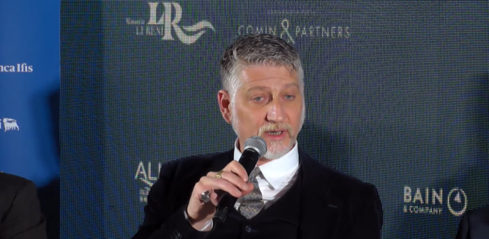 Forum in masseria, il ministro Alessandro Giuli sullo stato del cinema: "E' in salute. Il sistema merita di essere monitorato"