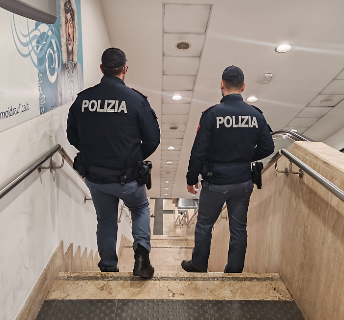 polizia scale mobili porta siena