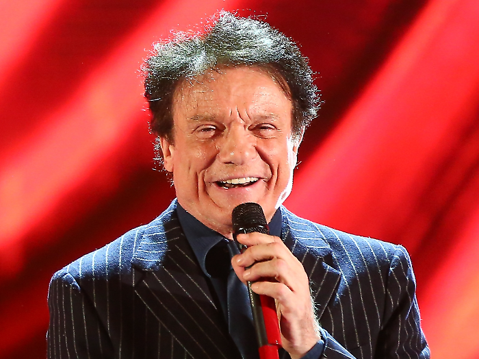 Massimo Ranieri ospite a XXI secolo, le donne della sua vita: la figlia Cristiana Calone, l'amore per Franca Sebastiani, la relazione con Leyla Martinucci