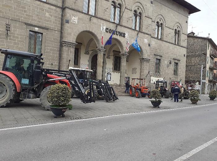 protesta dei trattori ad Abbadia San Salvatore