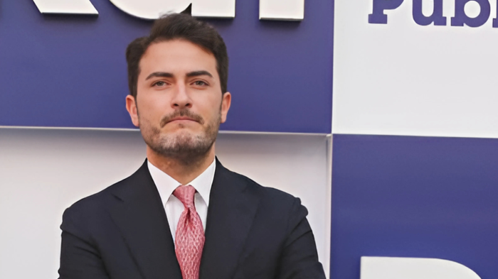 Antonino Monteleone, chi &egrave; il giornalista che ha sfidato la 'ndrangheta: da Le Iene alla Rai con Linea di Confine, in onda stasera in tv, mercoled&igrave; 19 marzo su Rai 3