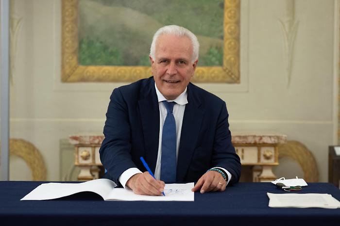 Il presidente della Toscana Eugenio Giani al Corriere: "Monte dei Paschi, bene l'eventuale espansione con Mediobanca"