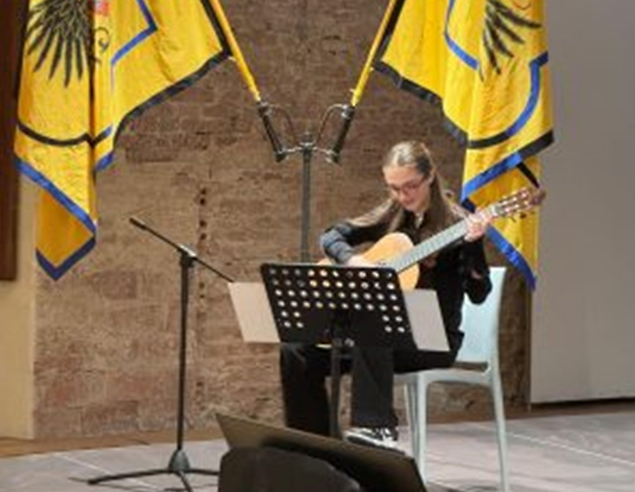 margherita pieri chitarrista siena aquila