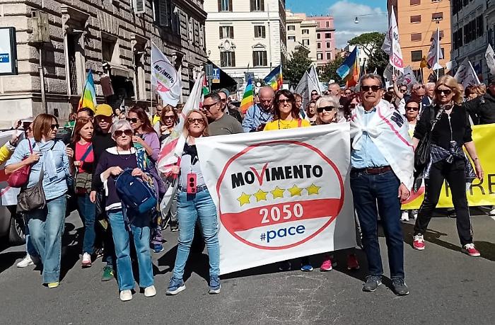 corteo contro il riarmo