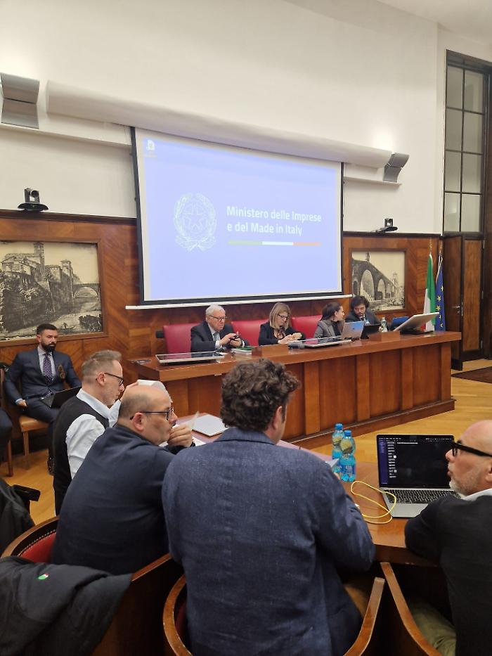 Tavolo al ministero