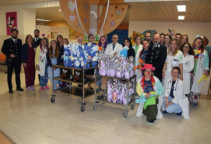 agenti penitenziari pediatria scotte con clown di corsia