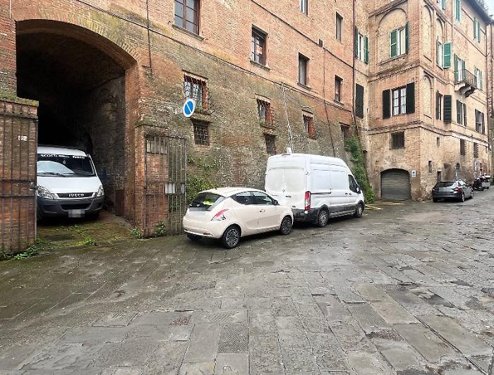 parcheggio selvaggio alla Stufa Secca