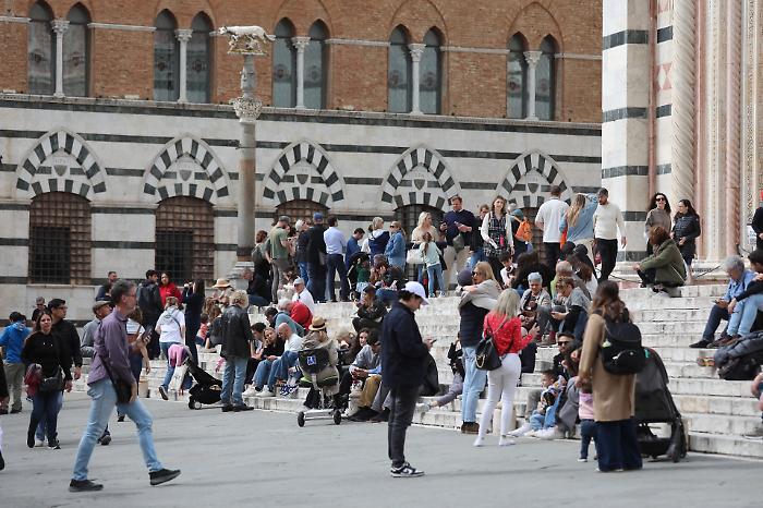 turisti a Siena