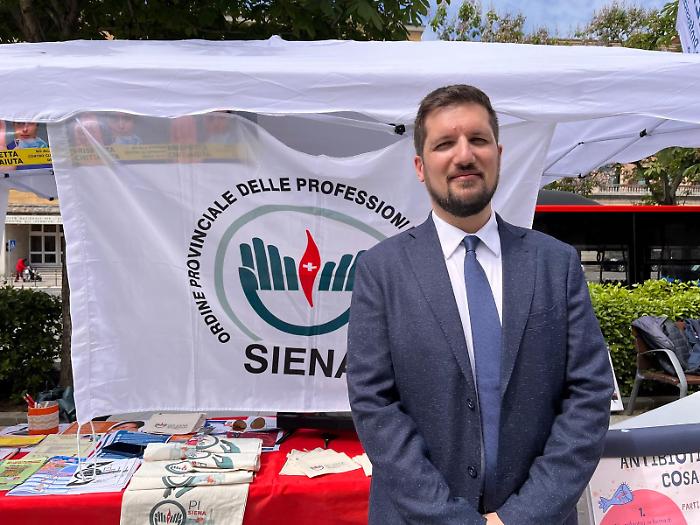 L'infermiere è un mestiere che affascina sempre meno. E metà di quelli senesi hanno più di 50 anni