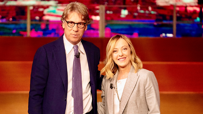 Quarta Repubblica stasera in tv su Rete 4 con Nicola Porro: focus sulle tensioni diplomatiche tra Meloni e Macron