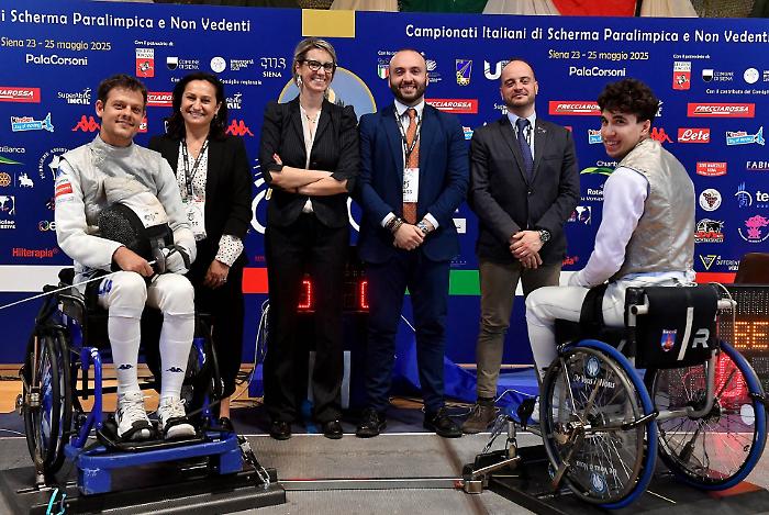 matteo betti a sinistra