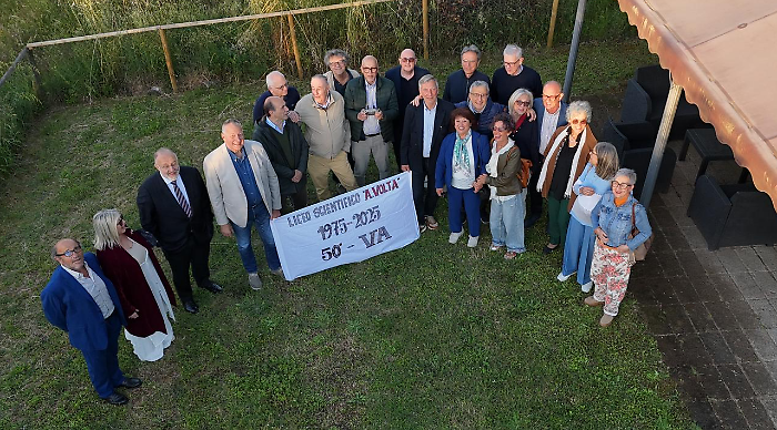 La quinta A del Liceo Volta si è ritrovata 50 anni dopo la maturità