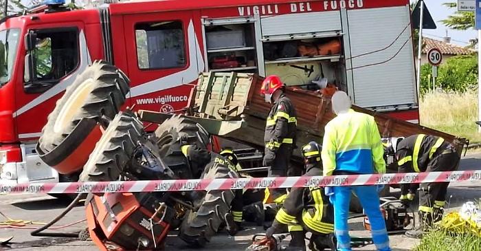 Si ribalta con il trattore e muore, la Valdelsa piange Alessandro Mugnaini