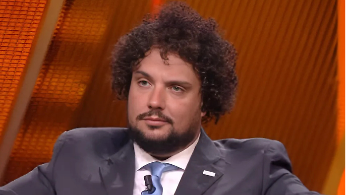 Davide Barzan smascherato da Le Iene: false lauree, truffe milionarie e relazioni pericolose con i protagonisti dei casi di cronaca. Scopri cosa tutta la puntata