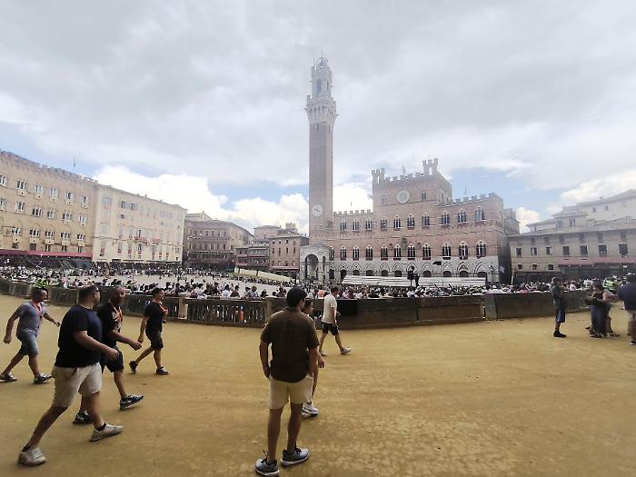 Nuvole su Piazza del Campo