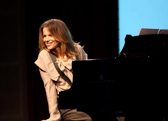 Sonia Bergamasco: “Dina Ferri straordinaria. E questa terra è benedetta”