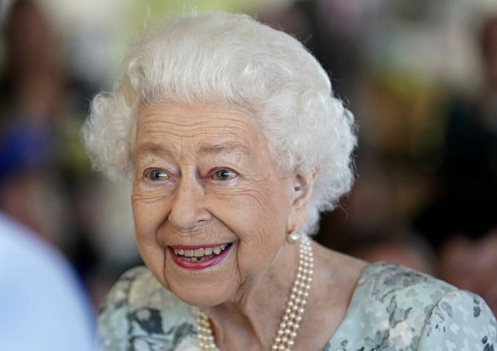 La Range Rover di Elisabetta II battuta all&rsquo;asta per 156.000 sterline: scopri gli accessori unici e la storia dell'auto