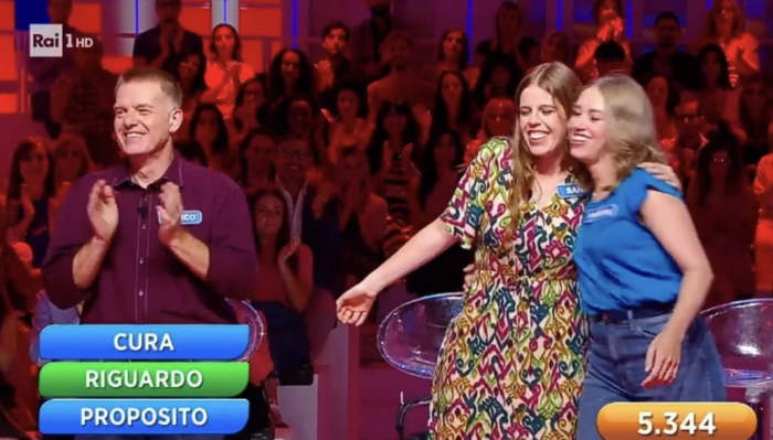 Reazione a catena, vincono ancora Gli Smamma. Sui social: "Bravissimi questi concorrenti. Ah gi&agrave;, solo Canale 5 fa programmi intelligenti"