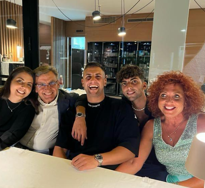 Sandro Carletti, una vita con il bisturi: &ldquo;La Neurochirurgia come una famiglia&rdquo;. I 10 mila interventi tra cranio e schiena e la lotta ai tumori (e non solo)