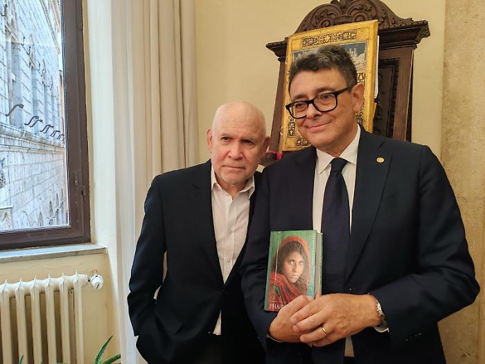 McCurry e il rettore Di Pietra