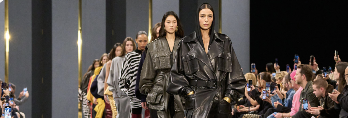 Intramontabile Trench: la storia e le curiosit&agrave; sul capo iconico