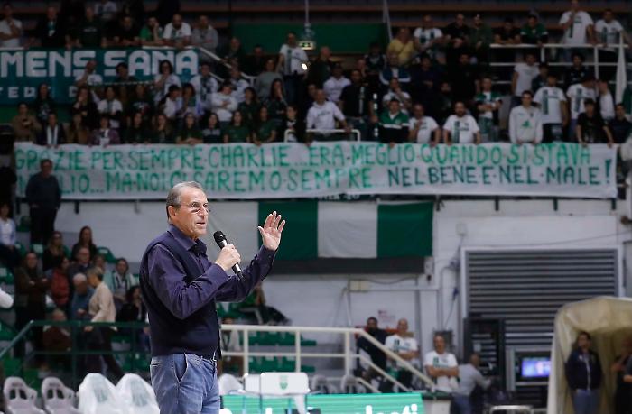 charlie recalcati al palasport