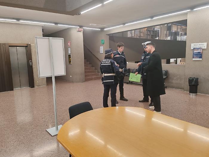 vigili urbani in tribunale a siena