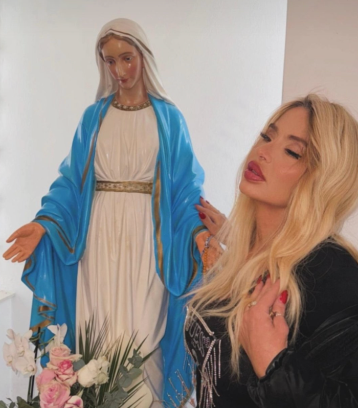 Valeria Marini e Rosal&iacute;a insieme su Instagram: cosa &egrave; successo