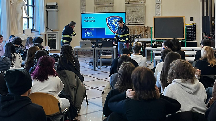 Liceo Artistico lezione Polizia Stradale