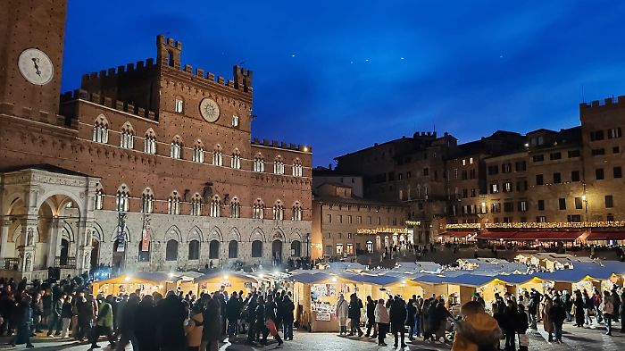Mercato nel Campo, Siena