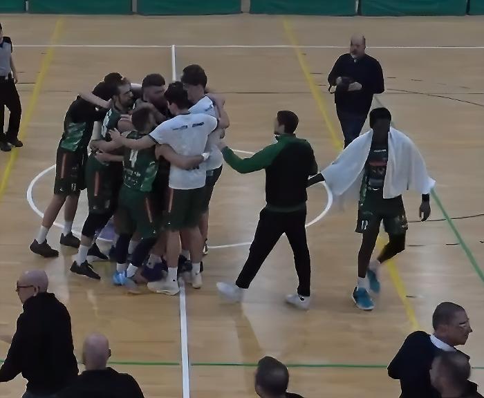 Mens sana vittoria in casa costone