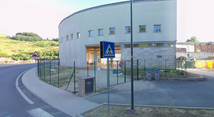 L'emiciclo ospita la scuola di Colleverde