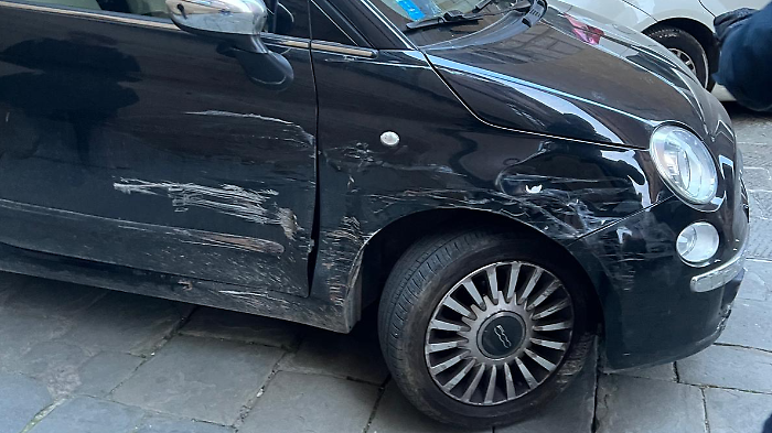 Auto danneggiata via pendola