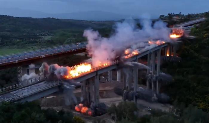 Demolizione viadotto la Coscia