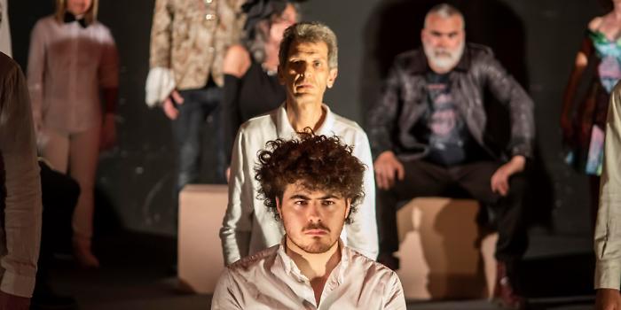 &ldquo;AmletOne&rdquo; al Teatro dei Rozzi chiude il cartellone &ldquo;Extra Sipario&rdquo;