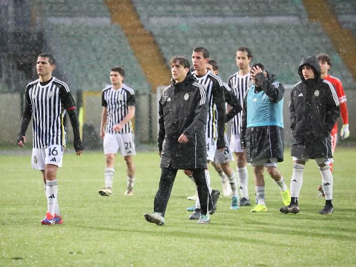 robur sotto la pioggia