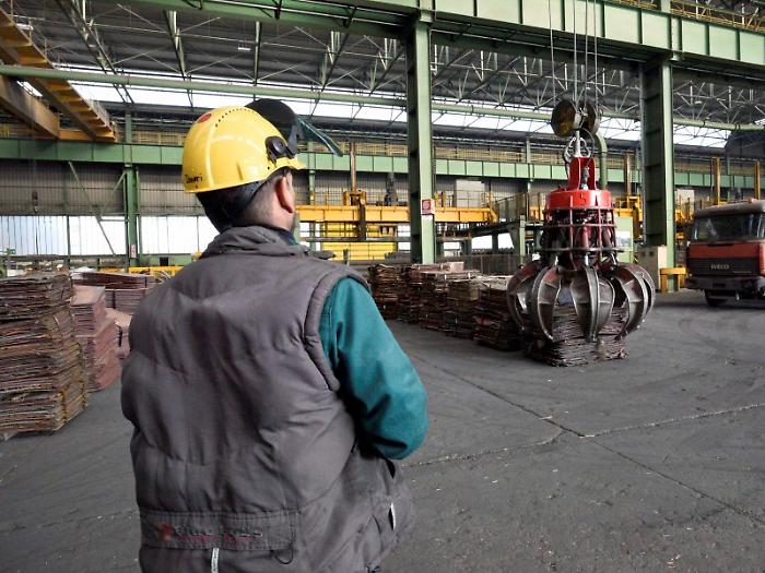 Divide il decreto primo maggio