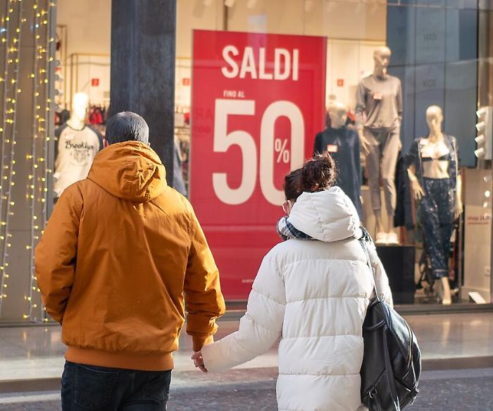 Il 4 gennaio via ai saldi